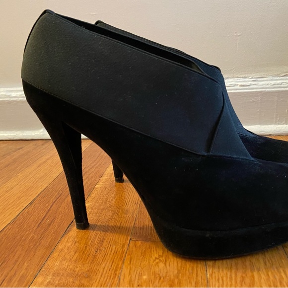 Stuart Weitzman black suede platform booties size 7 - Picture 6 of 7